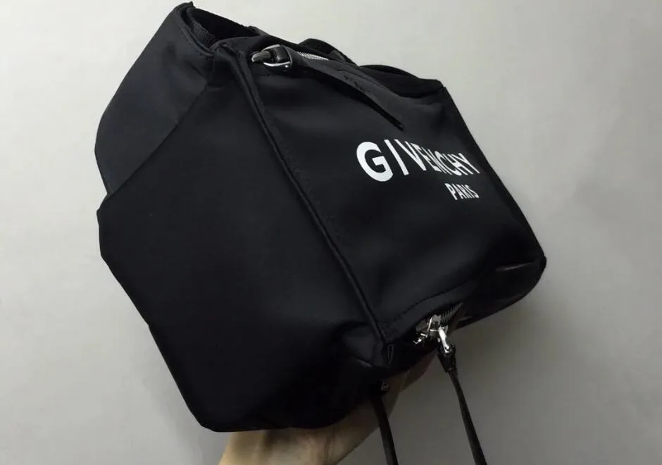 ジバンシィ メンズバッグ スーパーコピーの魅力と最高品質N級品の選び方