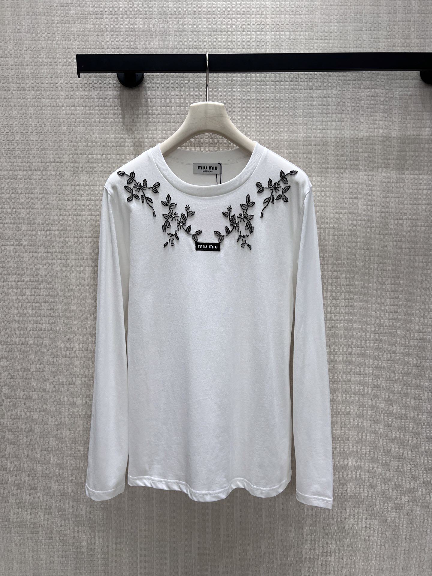 おしゃれ カジュアル コットン長袖Tシャツ ミュウミュウ Tシャツ 偽物 クルーネック ホワイト