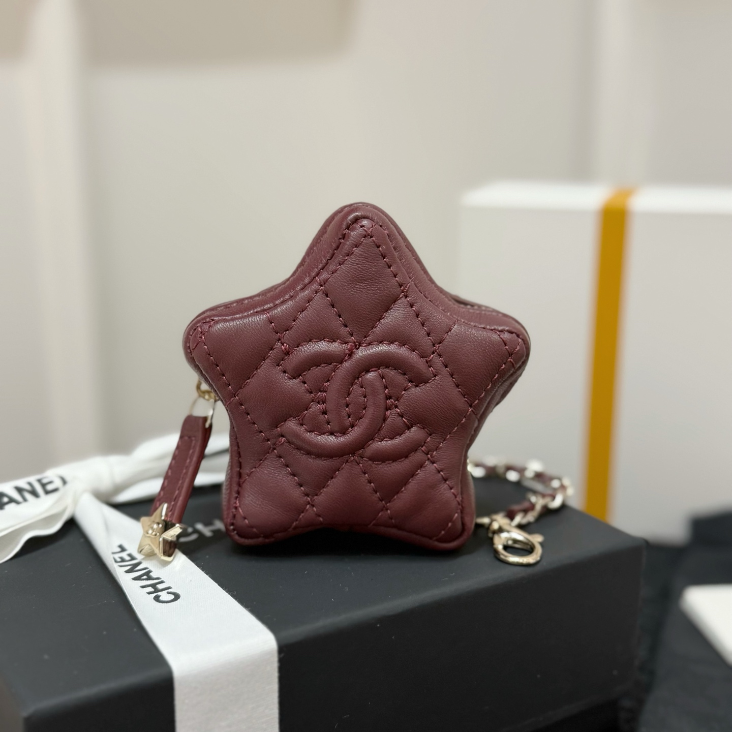 シャネル コピー 人気 可愛い ココマーク スターバッグチャーム ボルドー
