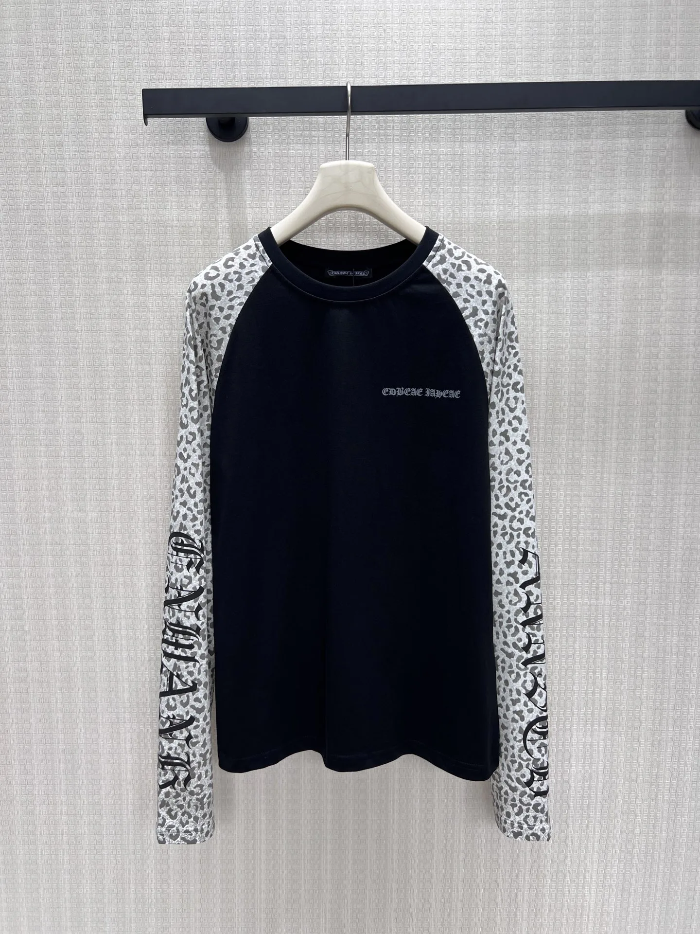 レオパード柄 ラグランスリーブ 長袖Tシャツ クロムハーツ Tシャツ 偽物 ブラック