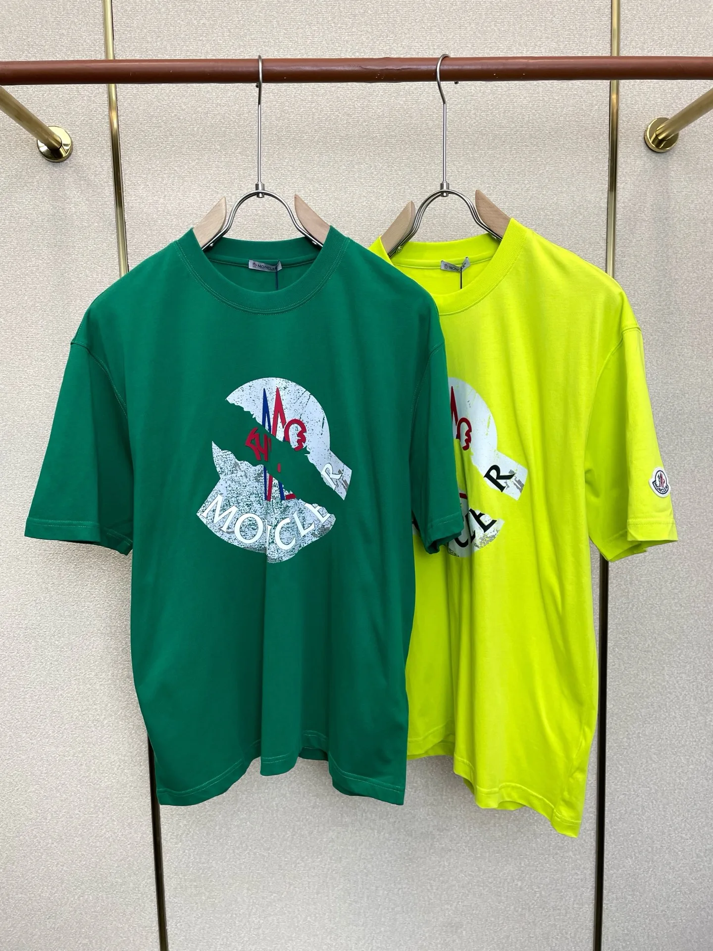カジュアル プリント モンクレール Tシャツ 偽物 クルーネック 半袖Tシャツ