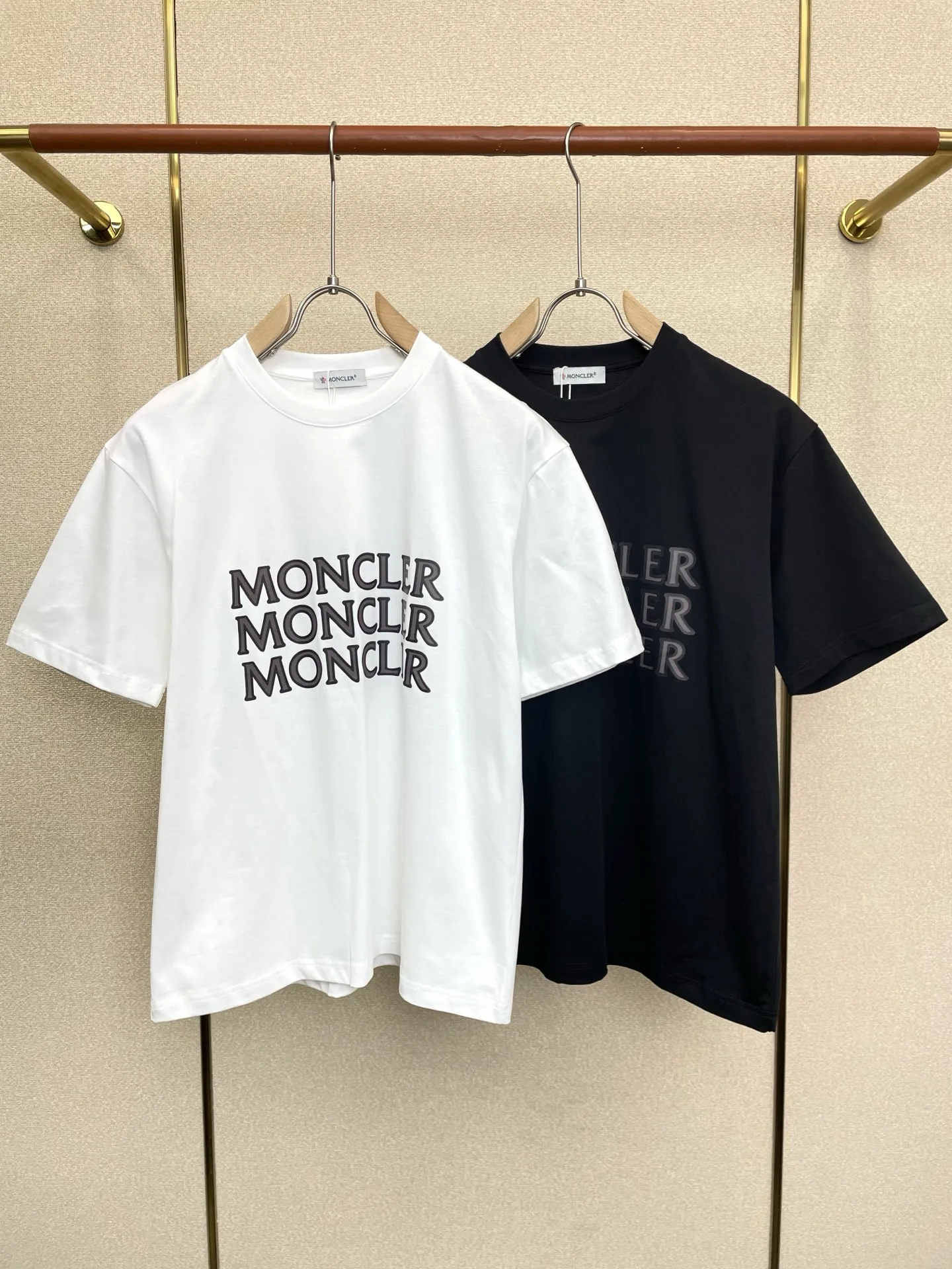 カジュアル ロゴプリント モンクレール Tシャツ 偽物 クルーネック 半袖Tシャツ