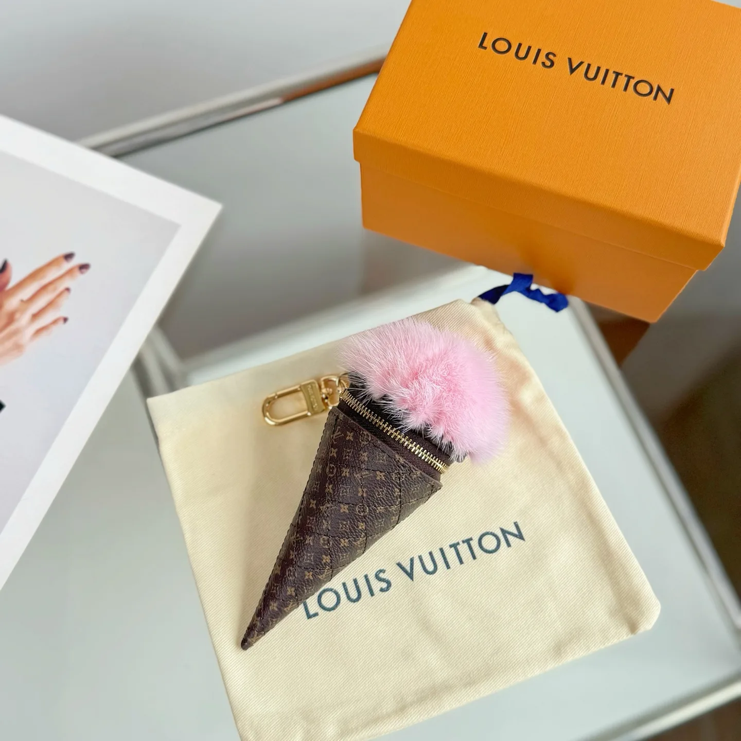 人気 可愛い ルイ・ヴィトン キーホルダー 偽物 バッグチャーム・LV アイスクリーム