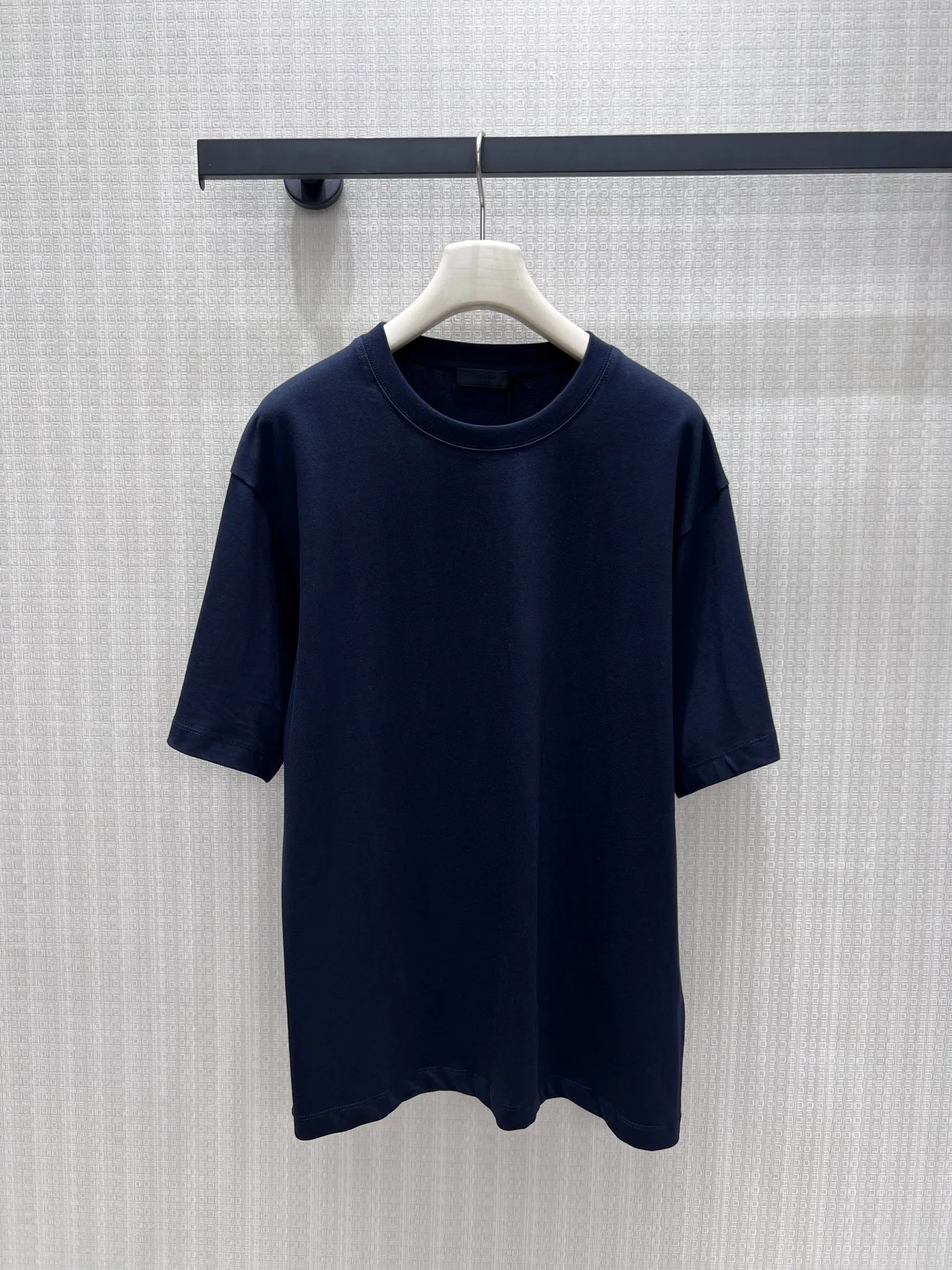 シンプル 洗練された 半袖Tシャツ プラダ Tシャツ 偽物 コットン クルーネック ネイビー