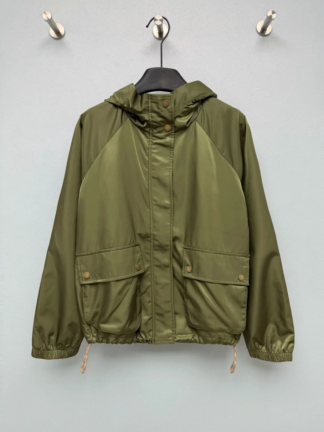 洗練された ラグランスリーブ フーデッドジャケット バーバリー ジャケット 偽物 グリーン