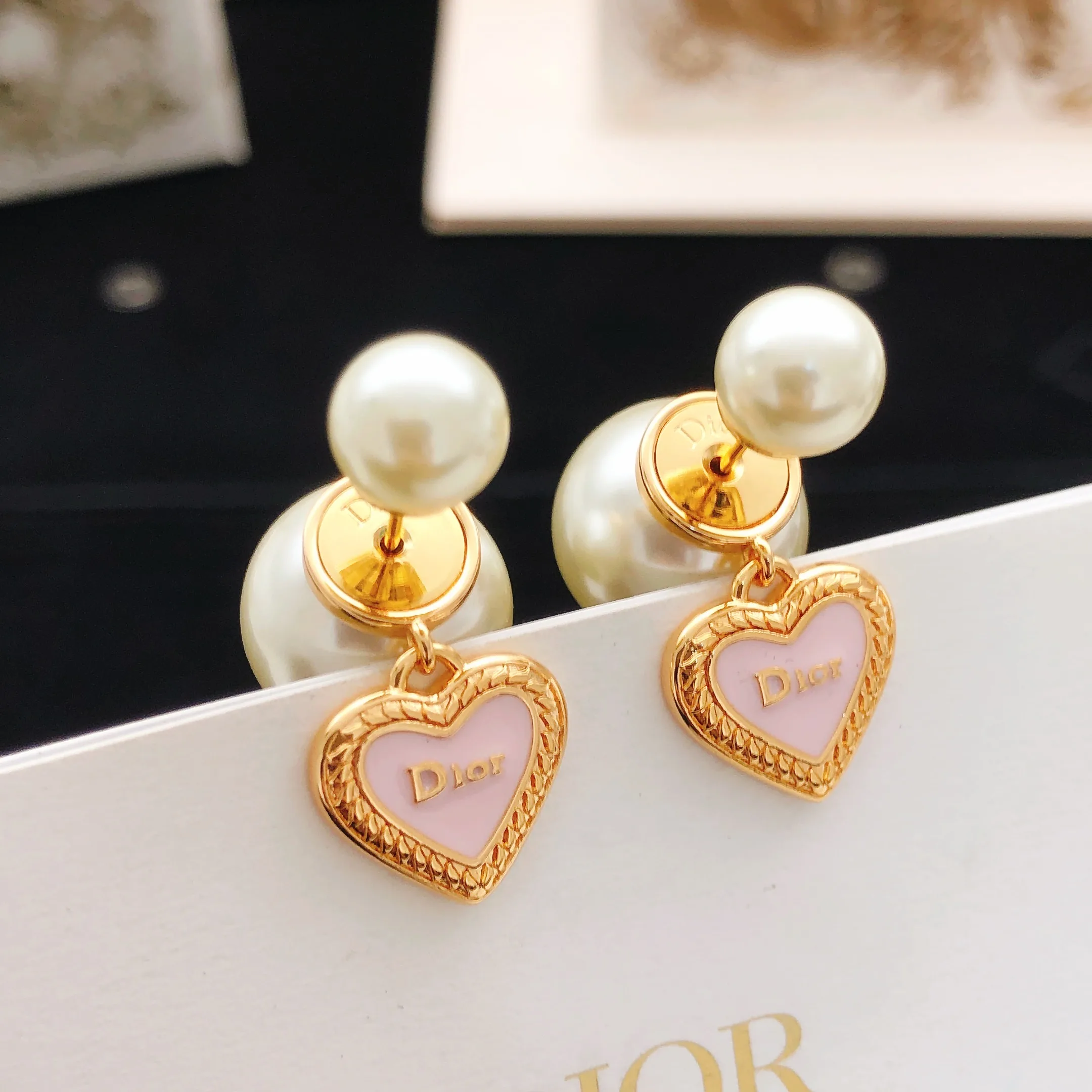 大人可愛い パール&ハートモチーフ ピアス クリスチャン・ディオール イヤリング 偽物