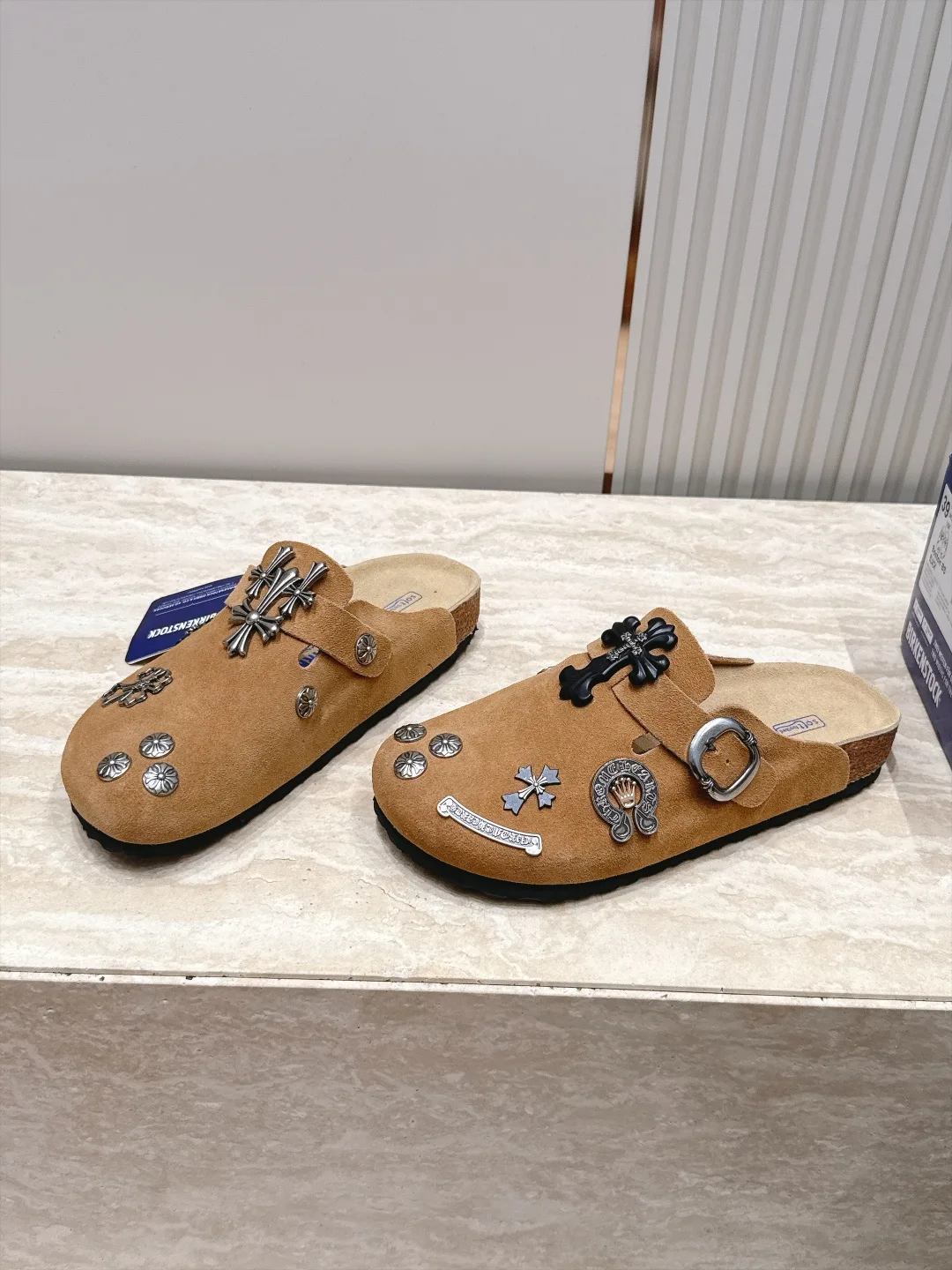 ロングシーズンに大活躍 クロッグサンダル クロムハーツ 偽物 レディース メンズ シューズ