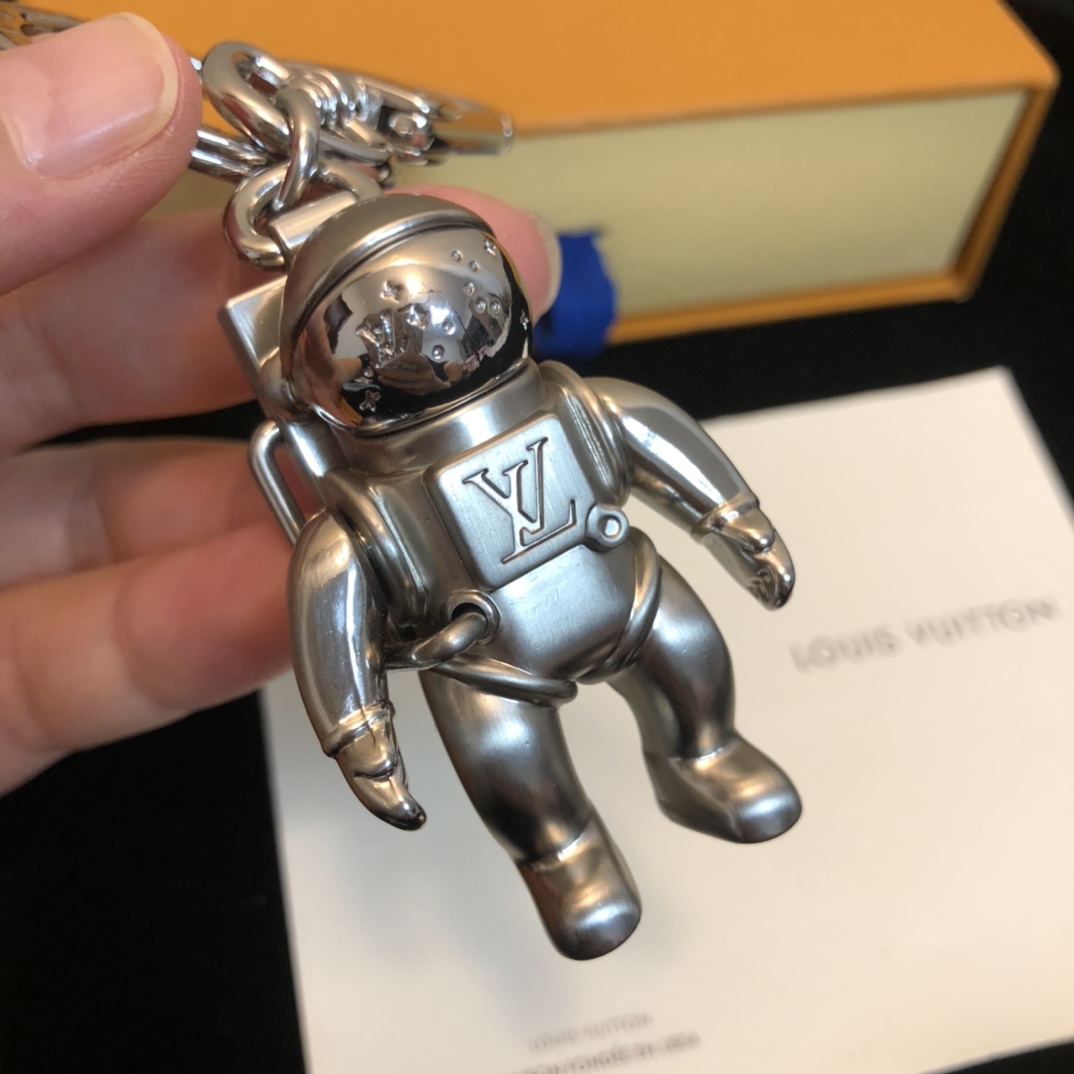 美品 LOUIS VUITTON 宇宙飛行士 スペースマン キーホルダー - 小物