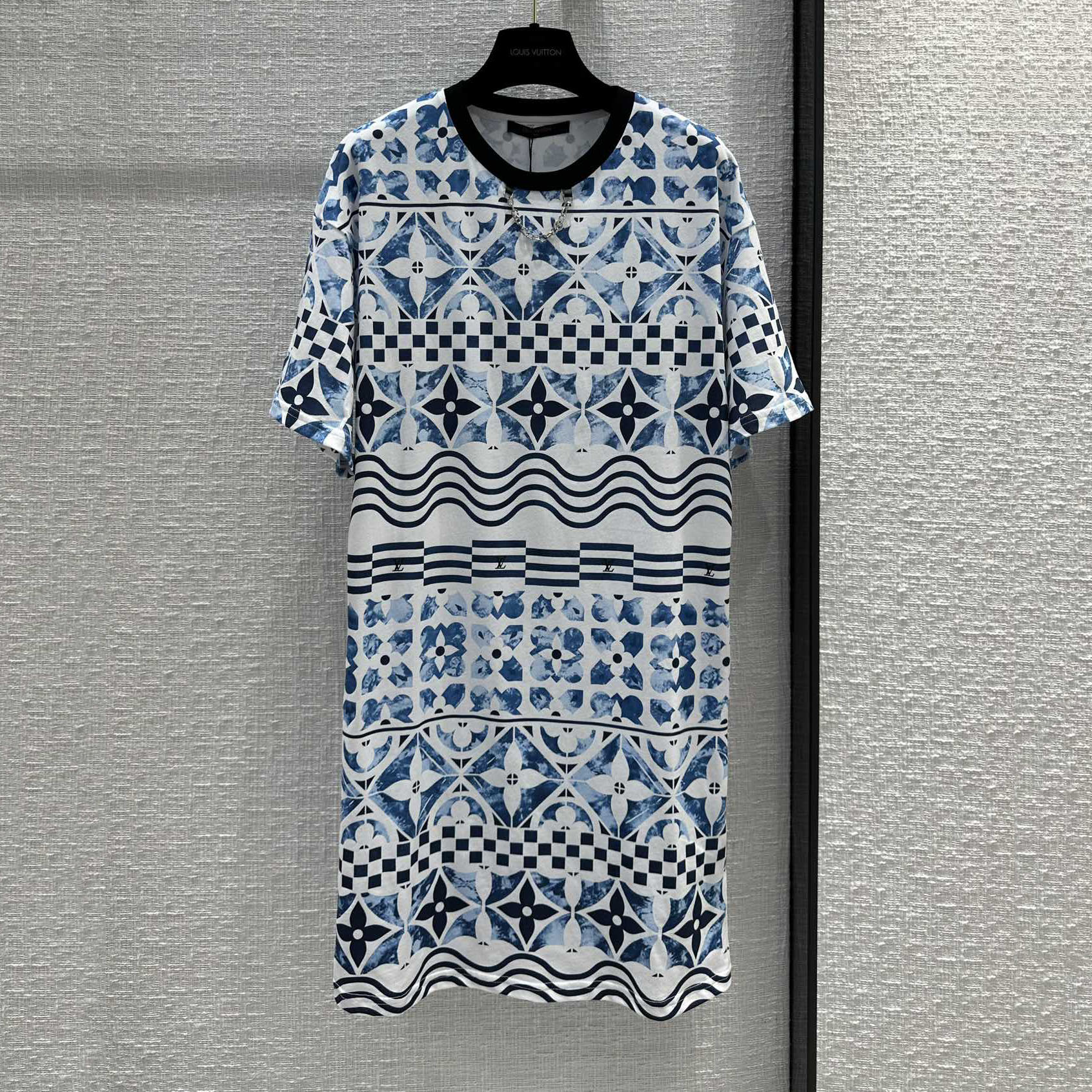 LV バイ・ザ・プール モノグラムタイルプリントTシャツドレス ルイ