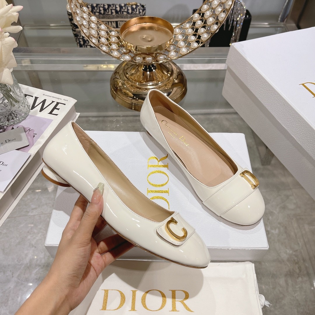 DIOR C est Dior フラットシューズ 信用 - 靴