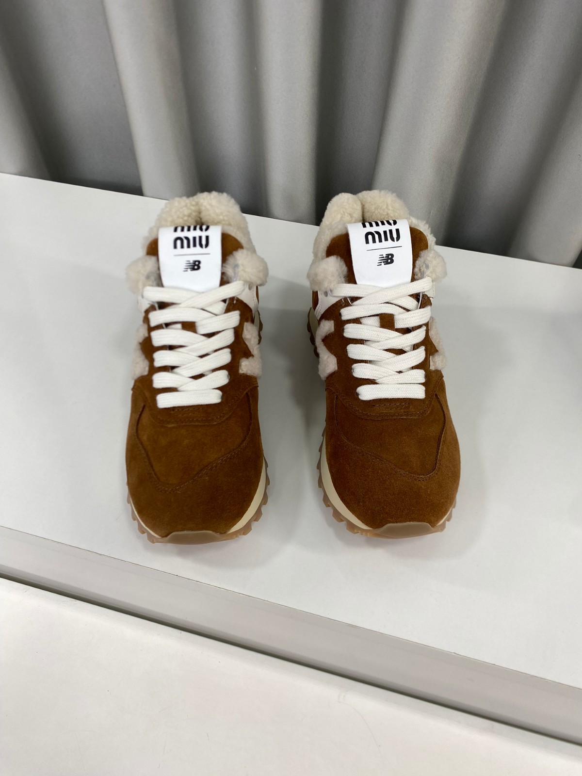 New Balance x Miu Miu ボアスニーカー ミュウミュウ スニーカー コピー レディース ブラウン