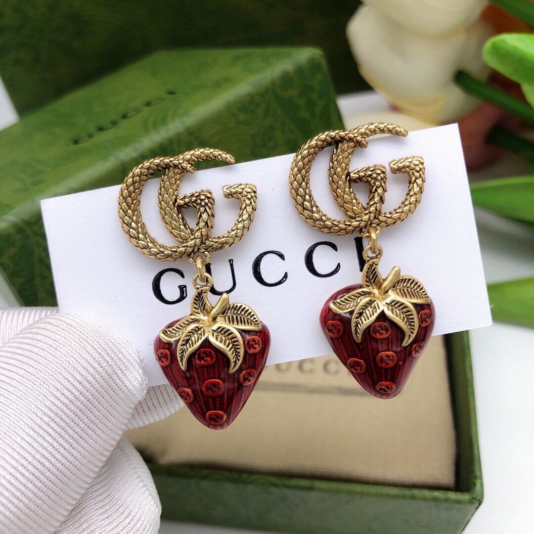 GUCCI グッチ ピアス ストロベリー 苺 strawberry - ピアス(両耳用)