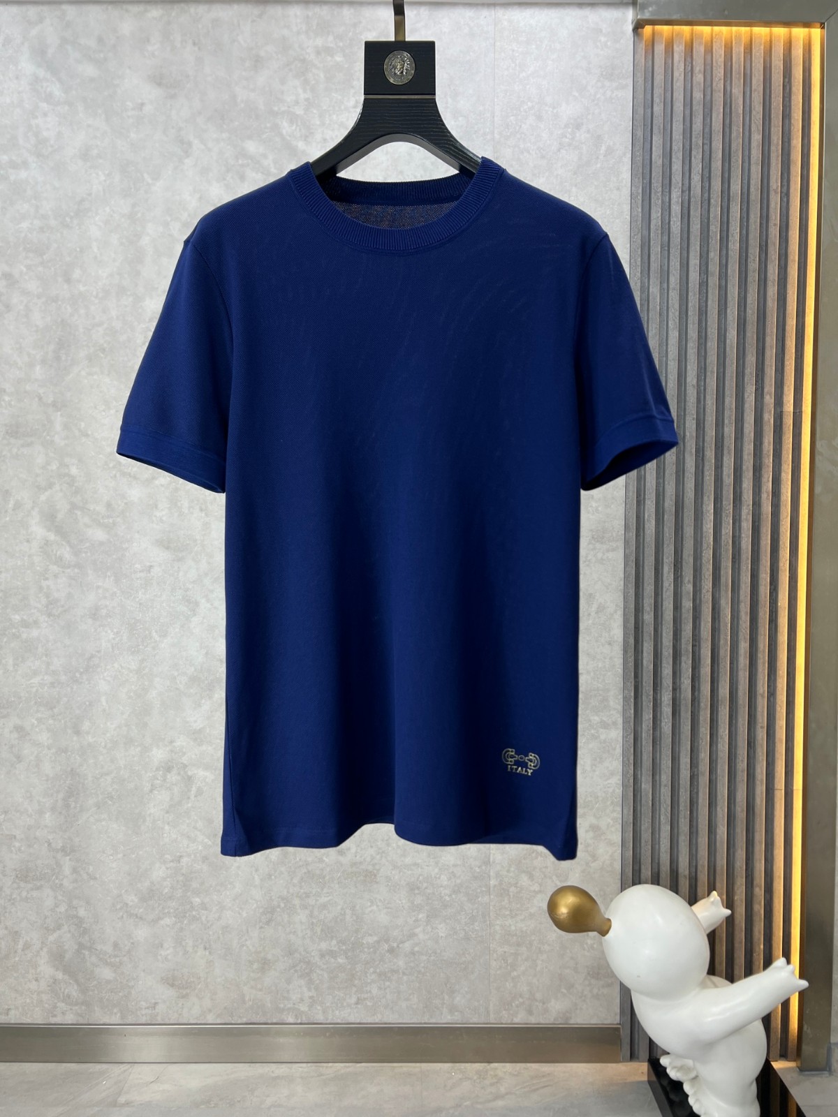 サルヴァトーレ・フェラガモ Tシャツ コピー シンプル ロゴ入り 半袖Tシャツ ブルー