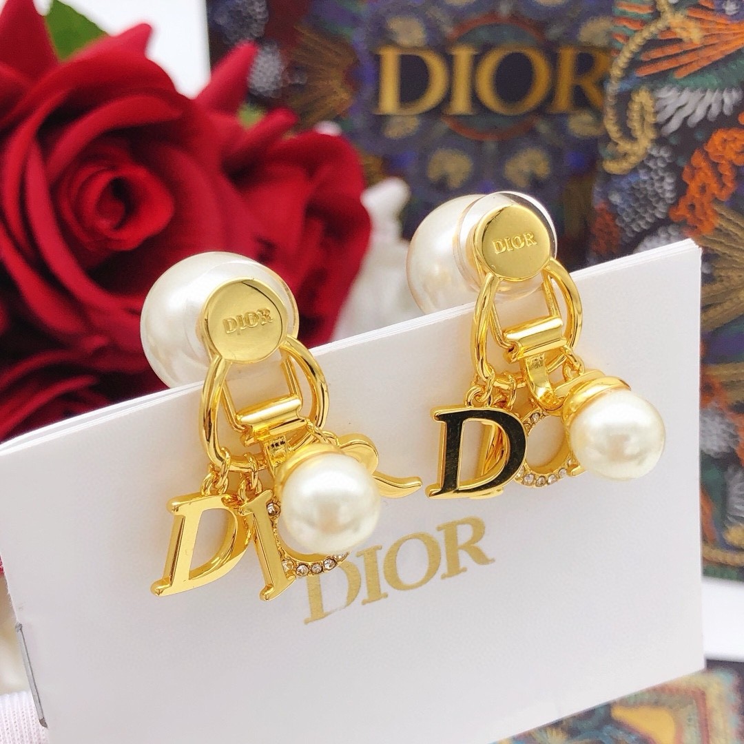 Dior Tribales クリップイヤリング クリスチャン・ディオール ピアス 偽物 ゴールド