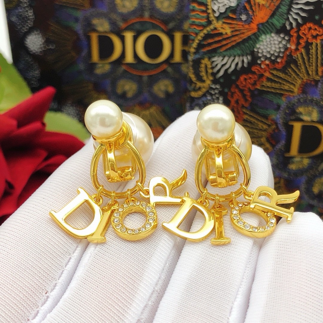 Dior Tribales クリップイヤリング クリスチャン・ディオール ピアス 偽物 ゴールド